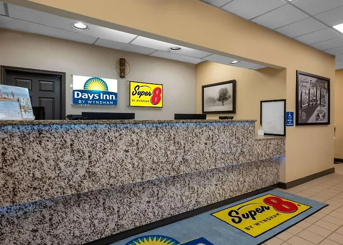 Super 8 By Wyndham Perrysburg-Toledo