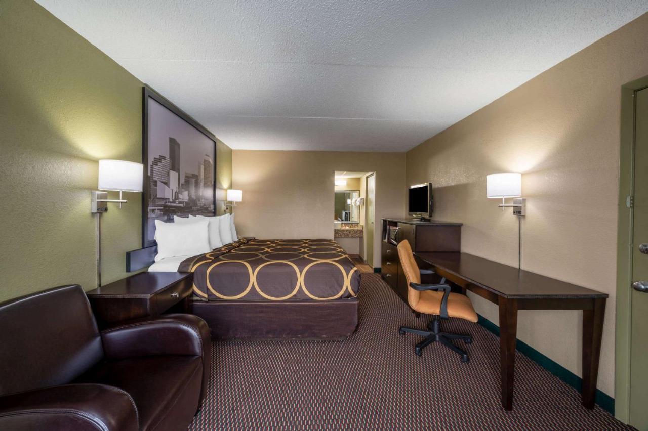 Super 8 By Wyndham Perrysburg-toledo Hotel 2*