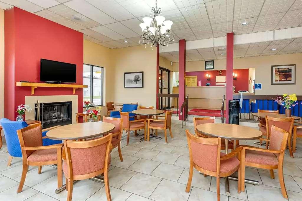 Hotel Super 8 By Wyndham Perrysburg-toledo