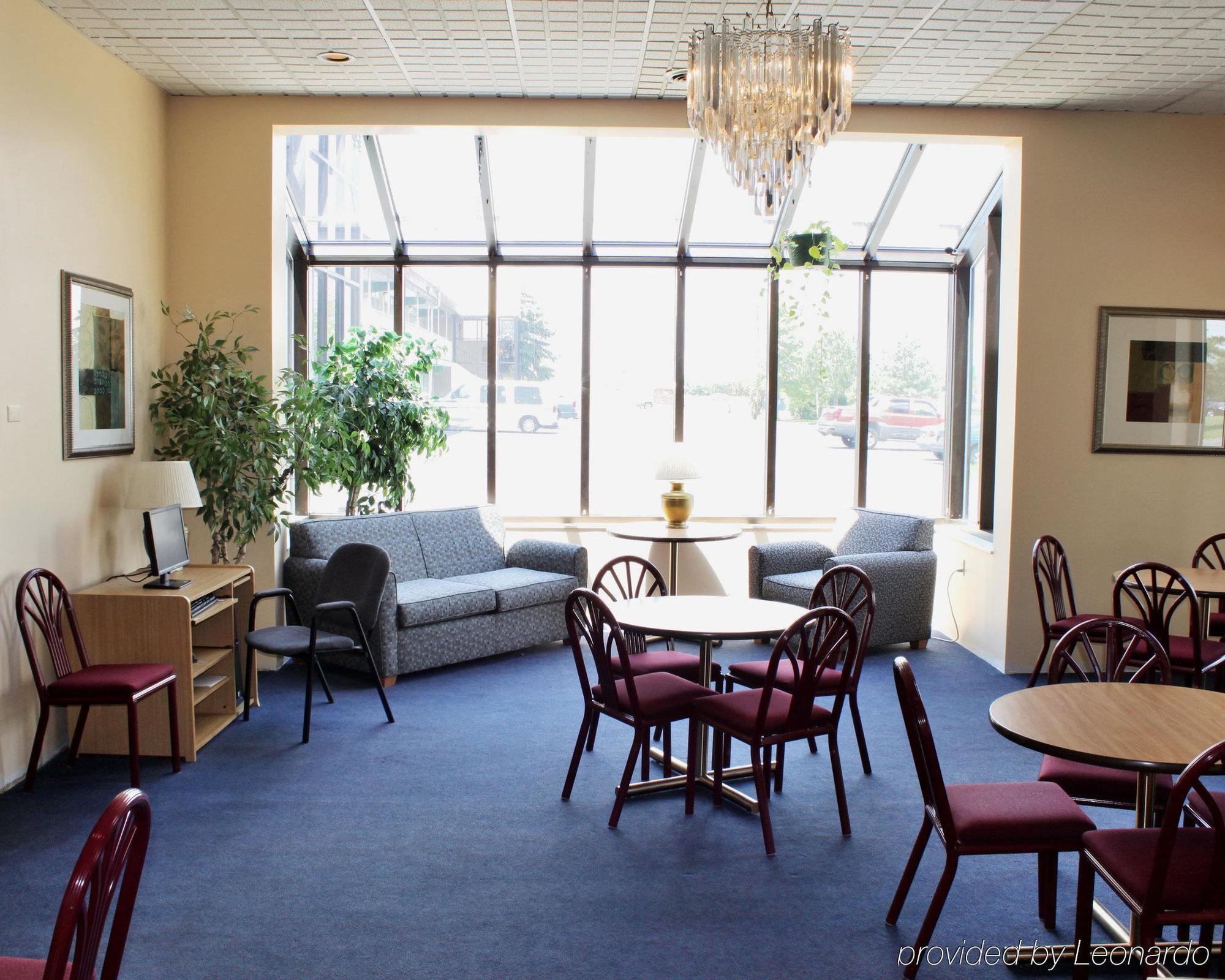 Super 8 By Wyndham Perrysburg-toledo Hotel