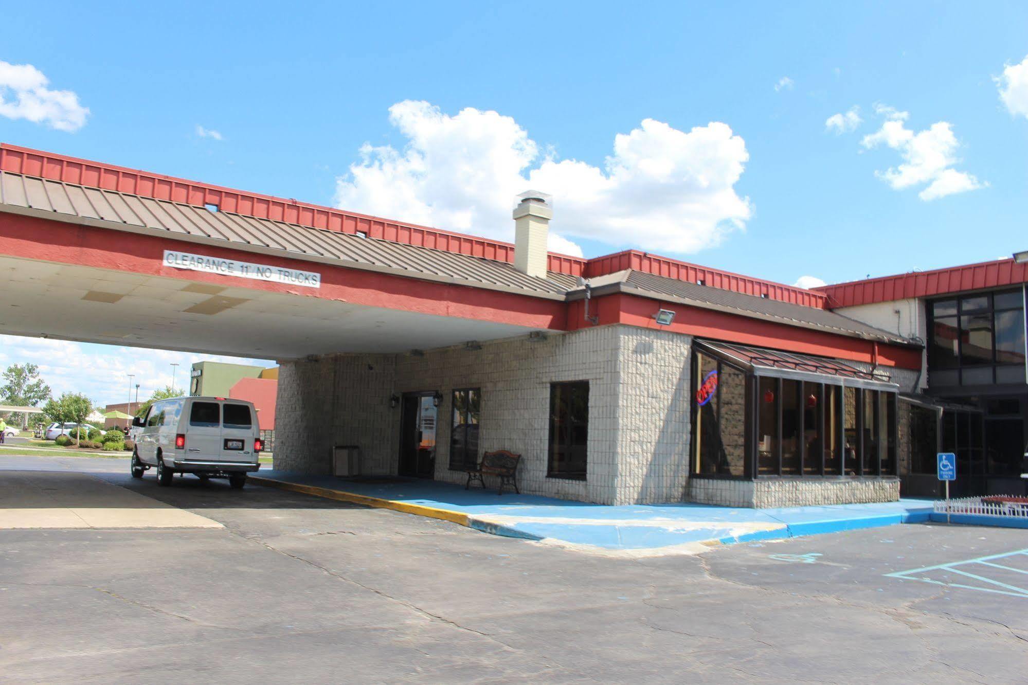 Super 8 By Wyndham Perrysburg-toledo 2*