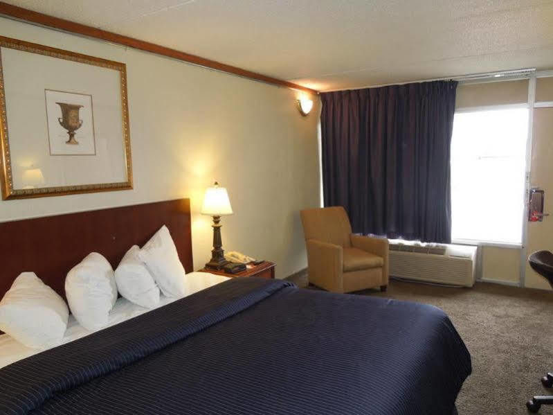 Super 8 By Wyndham Perrysburg-toledo 2*