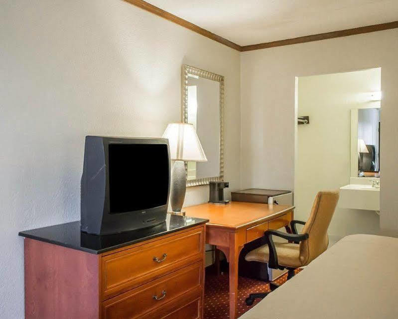 Super 8 By Wyndham Perrysburg-toledo Hotel Perrysburg
