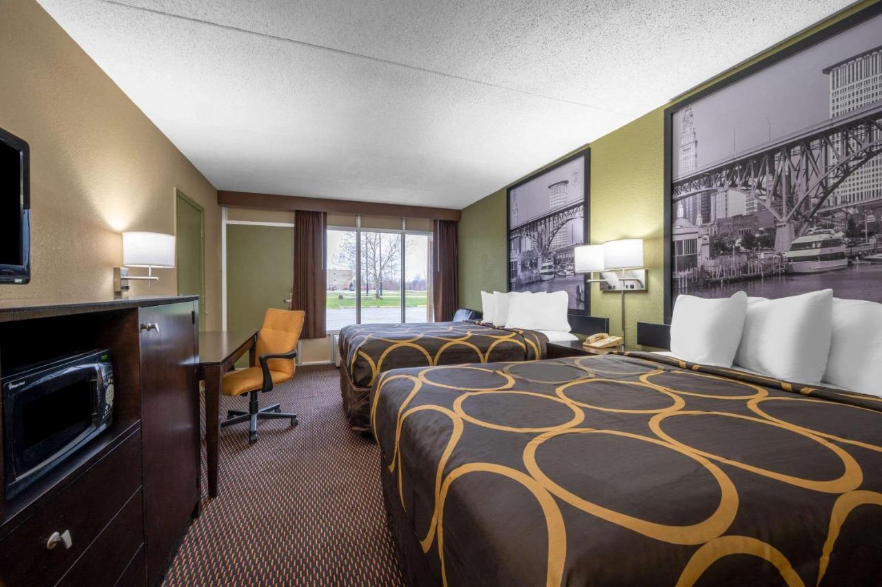 Hotel Super 8 By Wyndham Perrysburg-toledo