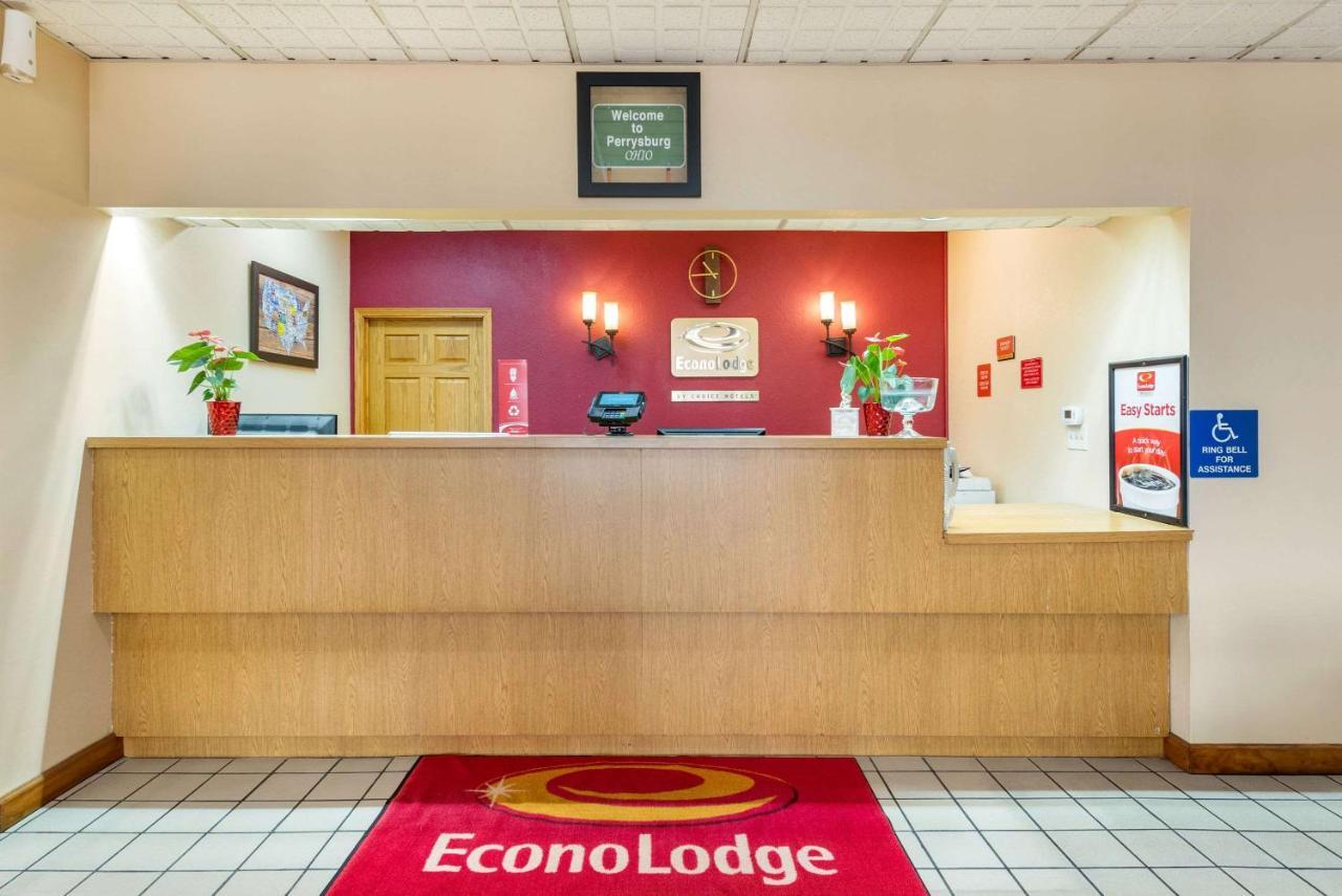 Super 8 By Wyndham Perrysburg-toledo Hotel 2*