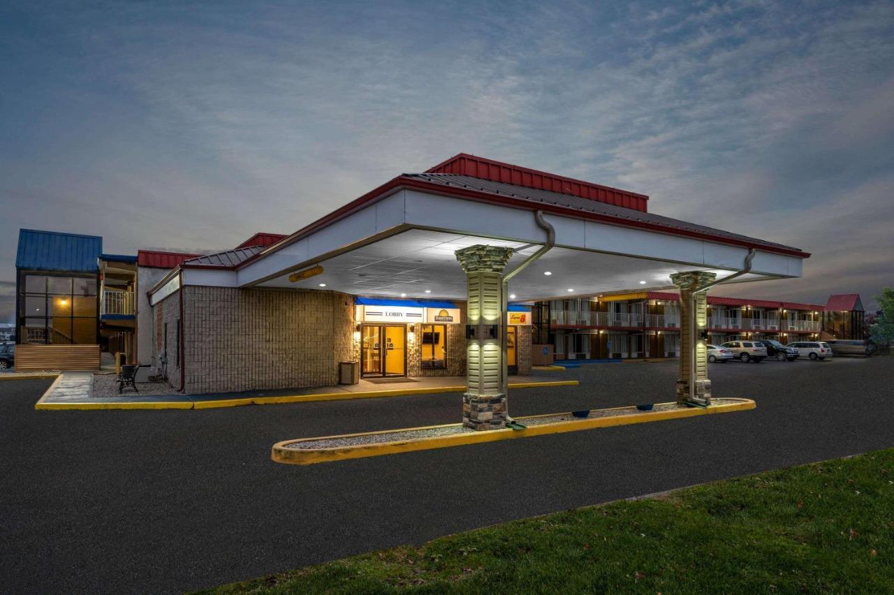 Hotel Super 8 By Wyndham Perrysburg-toledo